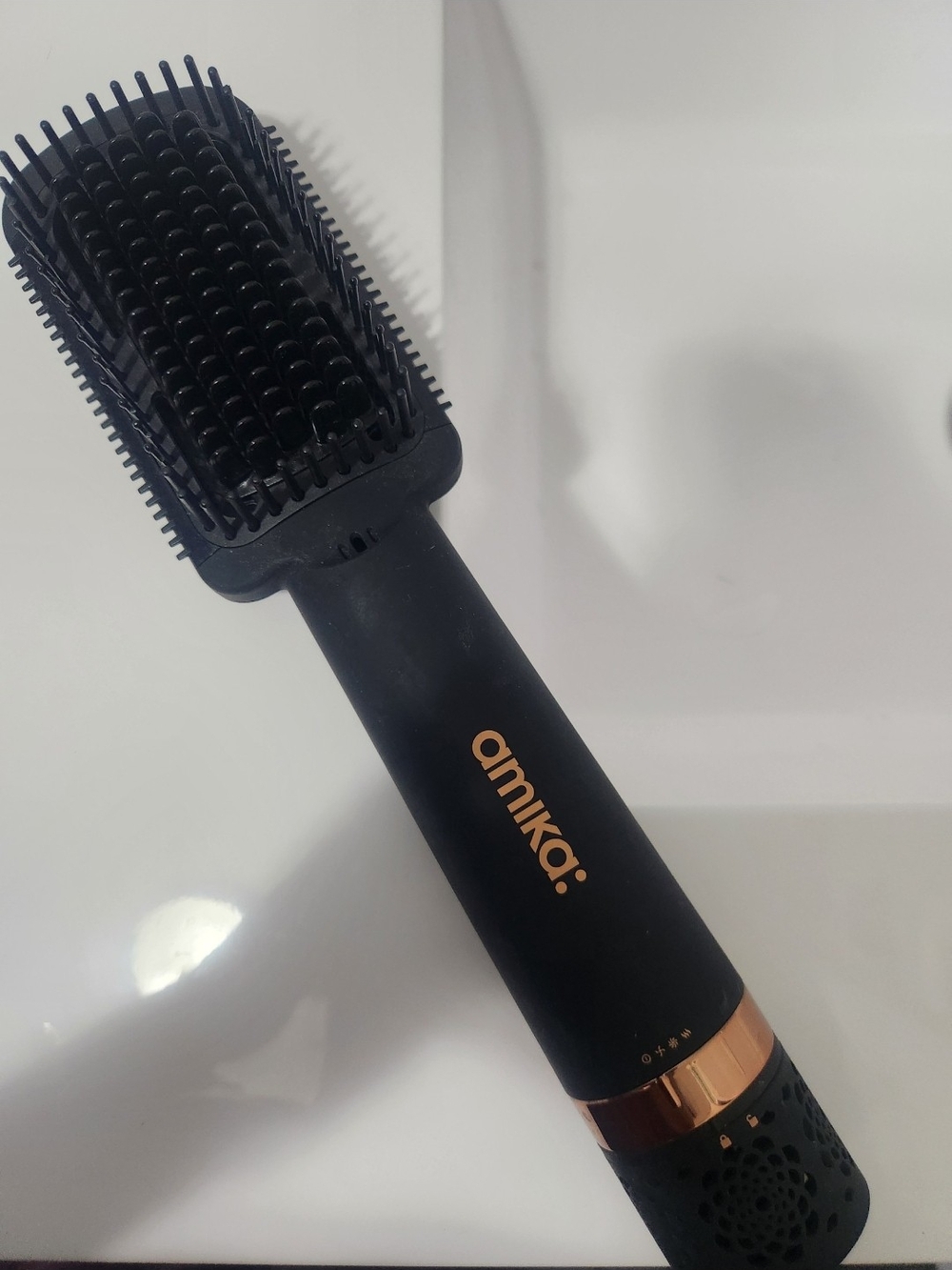 amika Black Blowdry Straighten Brush